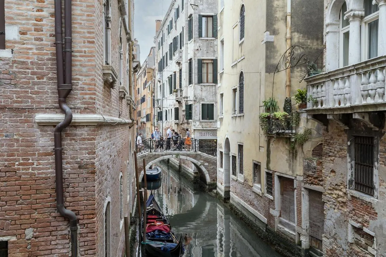 Gondola Luxury - Campo Santi Filippo E Giacomo By Wonderful Italy contacts